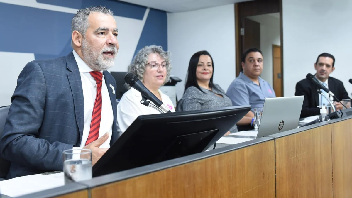 Comissão de Participação Popular ouviu especialistas e pacientes diagnosticados antes da terceira idade