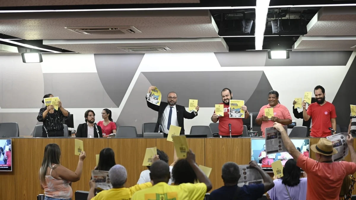Conferência Estadual das Cidades vai ser convocada pelo Governo do Estado 1 Representantes de entidades comemoraram o anúncio da realização da conferência para a discussão de políticas públicas para as cidades