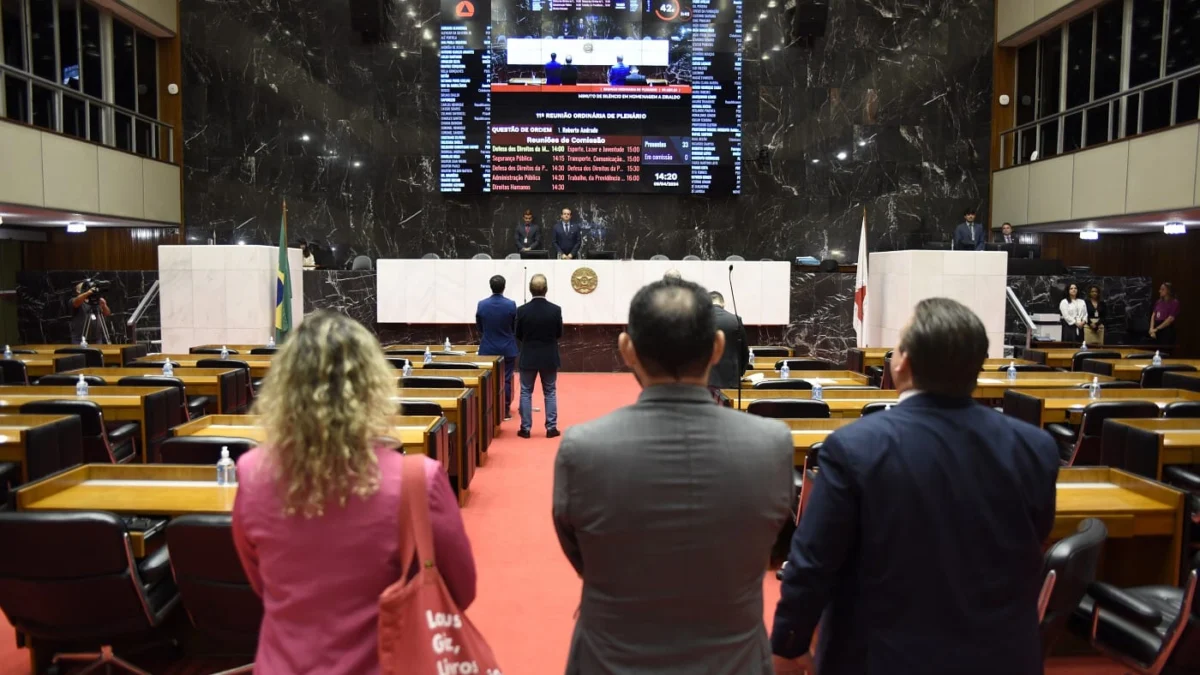 Deputadas defendem limites para a liberdade de expressão 1 Um dos requerimentos aprovados na reunião estende os trabalhos da Comissão de Acompanhamento do Acordo de Mariana