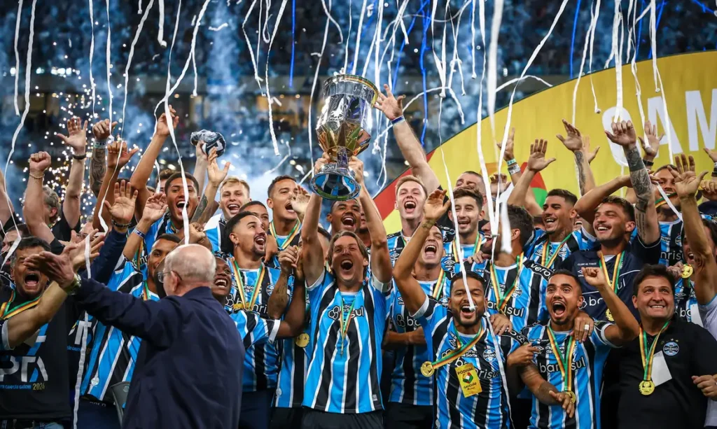 Destaque para o Grêmio, que recebeu o Juventude na Arena, em Porto Alegre, e venceu por 3 a 1, conquistando o heptacampeonato gaúcho
