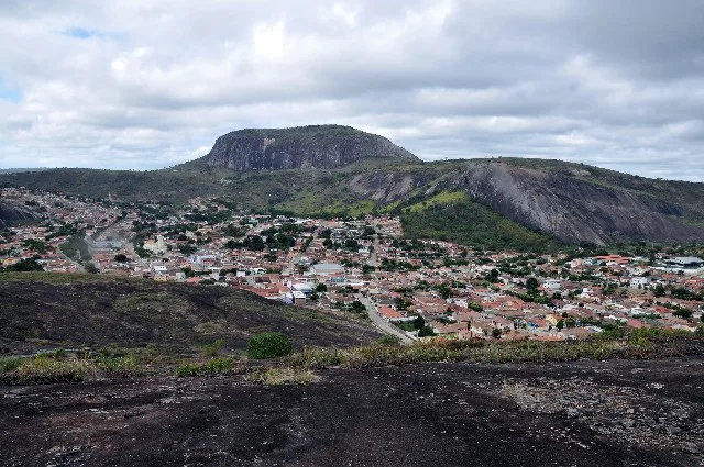 Comissão vai reivindicar asfaltamento entre Almenara e Pedra Azul