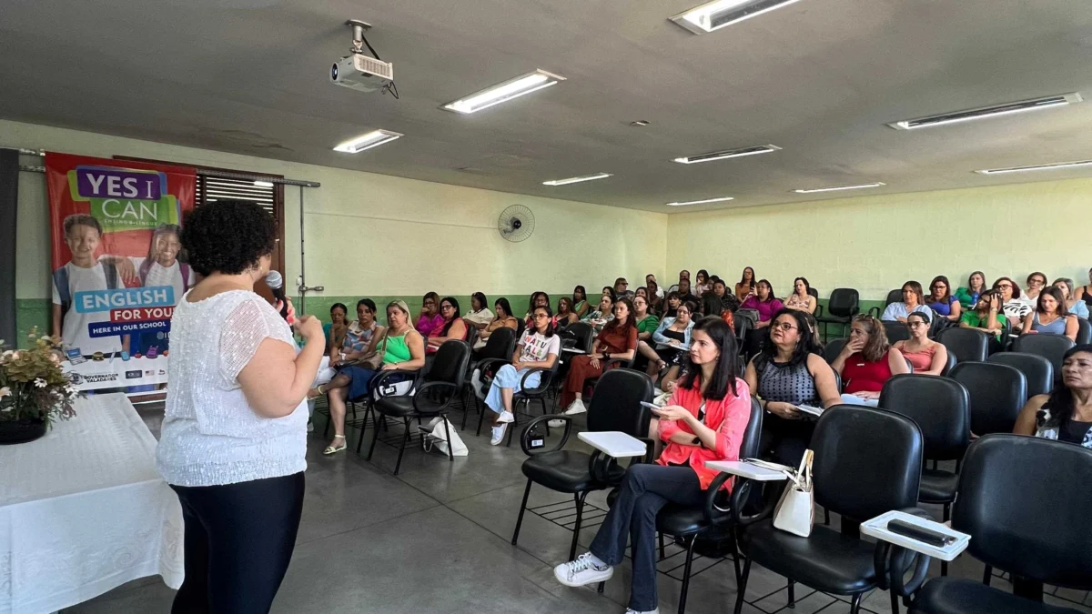 Na manhã desta quarta-feira (17) os docentes regulares de inglês e pedagogos da Rede Municipal de Ensino de Valadares se encontraram com