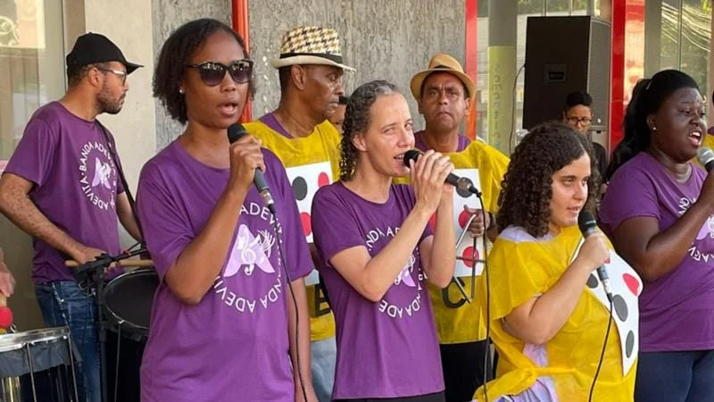 Ação do “Abril Marrom” fortalece política de inclusão 1 Apresentação sensibilizou comunidade