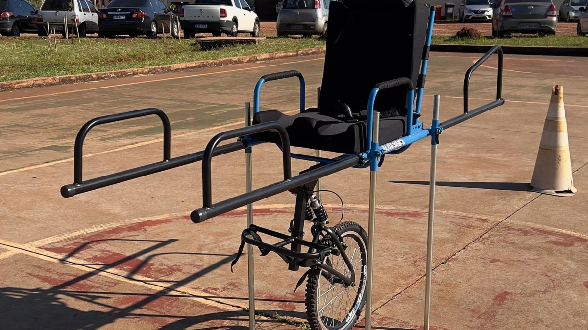 Desde novembro de 2023, Pessoas Com Deficiência (PCD) e mobilidade reduzida contam com cadeiras de rodas adaptadas para se locomoverem