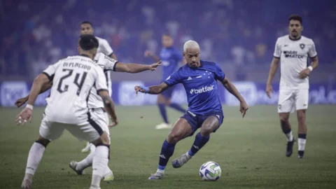Contra o Botafogo, Cruzeiro inicia a disputa do Brasileirão 2024 neste domingo 1 Contra o Botafogo, Cruzeiro inicia a disputa do Brasileirão 2024 neste domingo