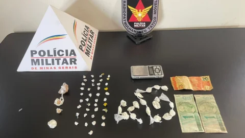 Polícia Militar prende marido e mulher acusados de traficar drogas 1 Polícia Militar prende marido e mulher acusados de traficar drogas