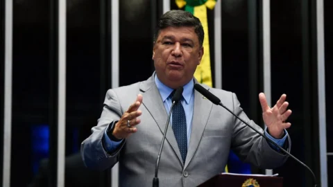 Senador Carlos Viana quer o fim do sigilo de 100 anos para documentos públicos de interesse da sociedade 9 Senador Carlos Viana quer o fim do sigilo de 100 anos para documentos públicos de interesse da sociedade
