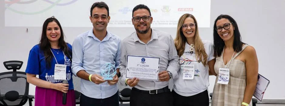 Alô, Minas! recebe prêmio nacional de inovação 1 O programa Alô, Minas! foi reconhecido nacionalmente pela mudança positiva na vida dos mineiros