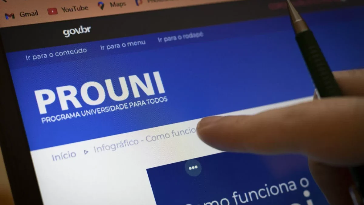 O Prouni tem duas edições por ano, com oferta de bolsas para ingresso no primeiro e no segundo semestres