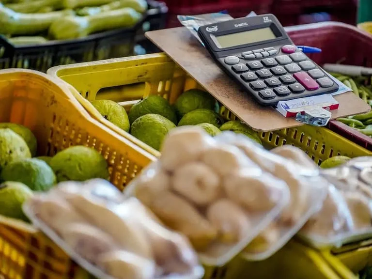 Preços da batata, cenoura e alface registram queda em março, segundo Conab 1 Os preços da batata começaram a ceder nos principais mercados atacadistas do País, informou, nesta terça-feira (16/4), a Conab