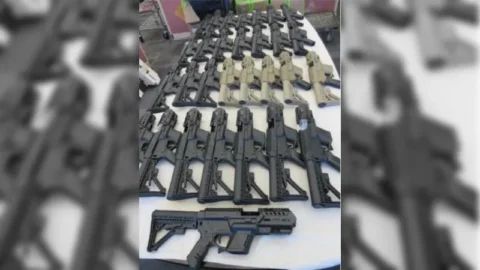 Operação da PF investiga tráfico internacional de armas para o Rio