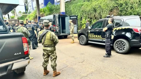 Paraguai entrega 25 presos brasileiros à Polícia Federal 5 Paraguai entrega 25 presos brasileiros à Polícia Federal