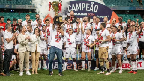 Vitória empata clássico e volta a ser campeão baiano após sete anos 1 Vitória empata clássico e volta a ser campeão baiano após sete anos