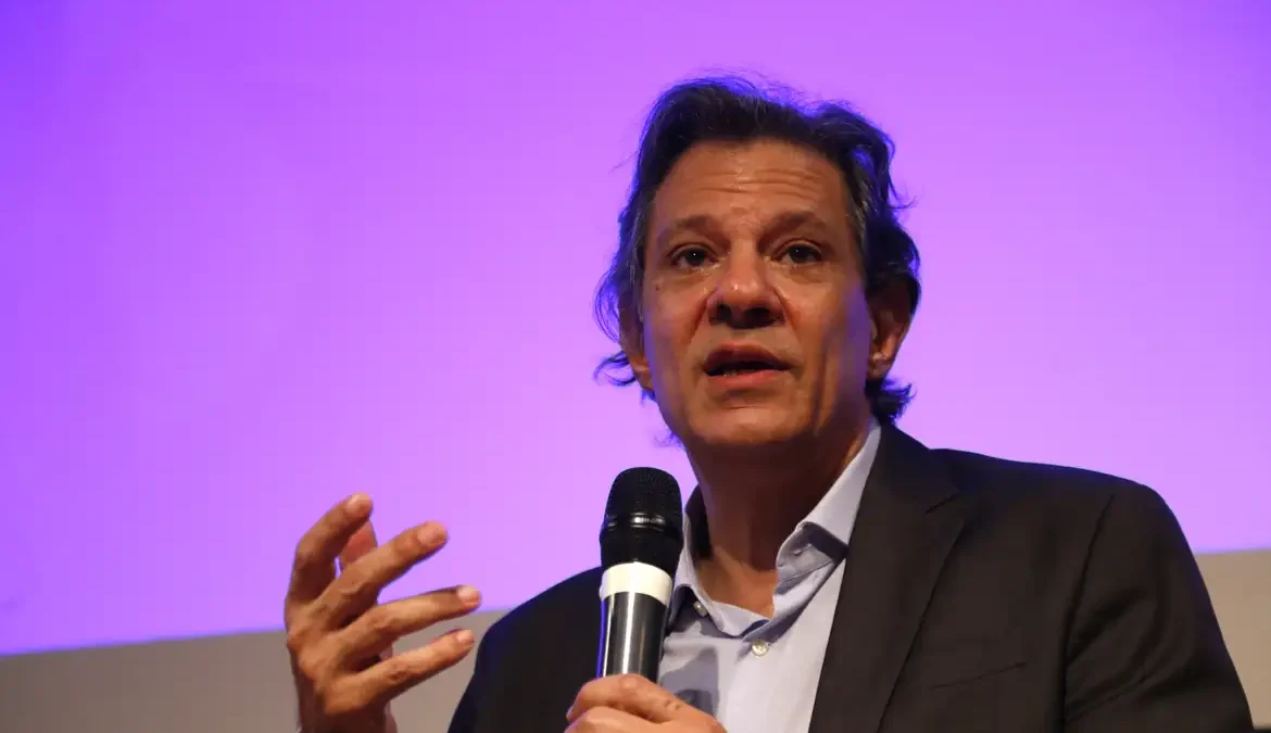 Haddad participa nesta semana da reunião de primavera do FMI 1 Haddad participa da abertura ao lado da embaixadora do Brasil nos Estados Unidos, Maria Luiza Ribeiro Viotti, e do economista Mark Carney