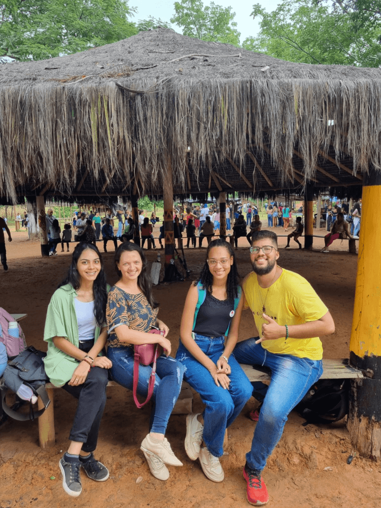 Alunos de Psicologia da UNIVALE participam da festa indígena Pataxó 4 image 230