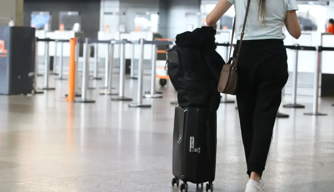 Brasil passa a exigir visto de turistas da Austrália, Canadá e dos EUA 1 O documento será exigido em portos, aeroportos e fronteiras terrestres