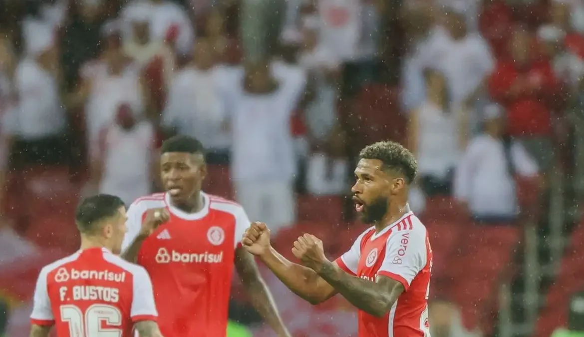 Inter abre Brasileirão com vitória de virada sobre o Bahia por 2 a 1 1 Depois de um segundo tempo movimentado, o Internacional derrotou o Bahia, de virada, por 2 a 1