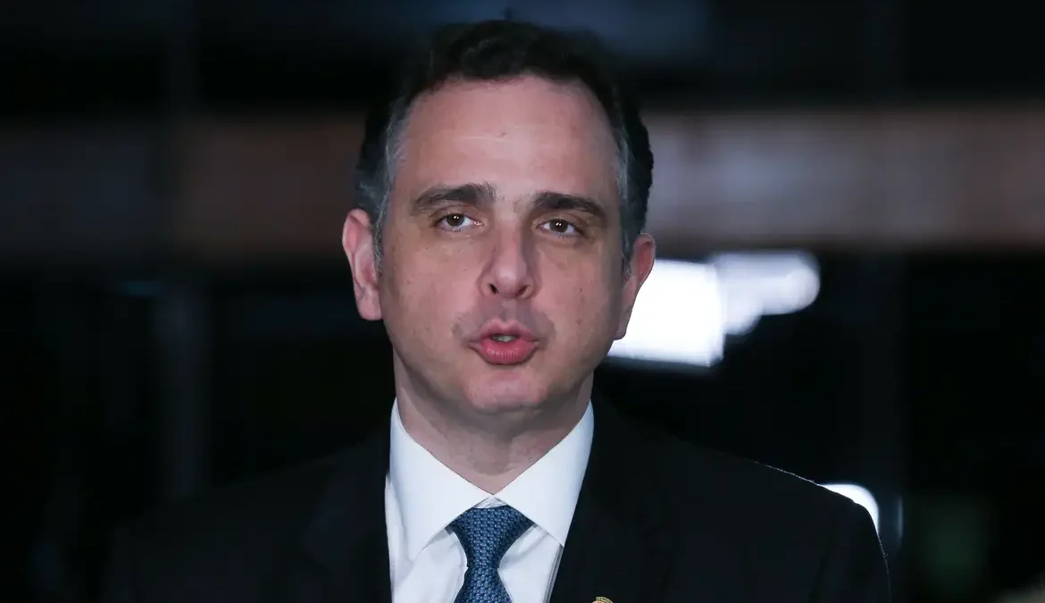Em nota encaminhada à imprensa, Pacheco destacou que a discussão sobre o tema deve ser feita via projeto de lei, e não por medida provisória