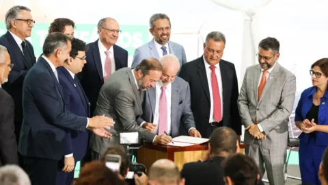 Lula assina MP que prevê redução de 3,5% a 5% na conta de luz 10 Lula assina MP que prevê redução de 3,5% a 5% na conta de luz