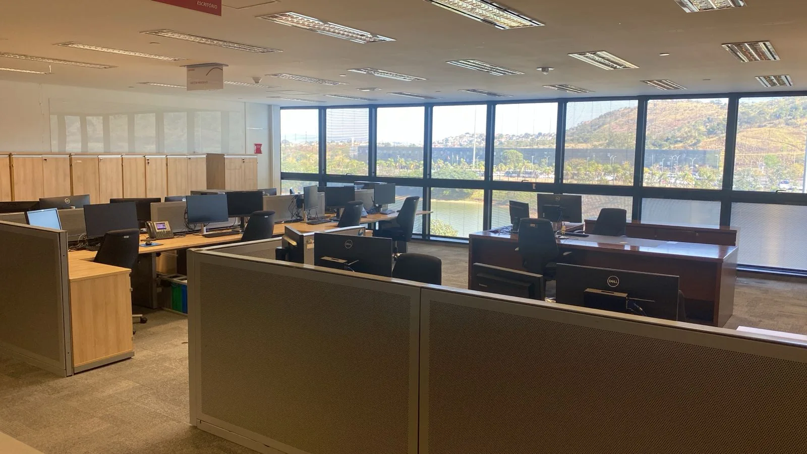 Cidade Administrativa disponibiliza coworking para servidores no segundo andar do Prédio Gerais 1 O Coworking.CA fica no lado ímpar do segundo andar do prédio Gerais e está disponível para todos os funcionários