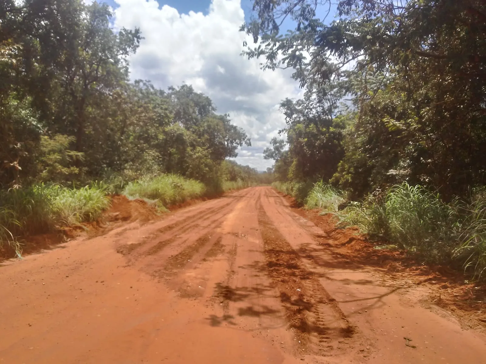 Governo disponibiliza recursos para pavimentação da rodovia AMG-930, na região Central de Minas