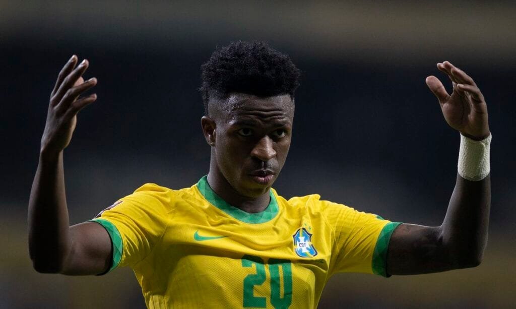 O atacante Vinícius Júnior reconheceu “falha” por levar dois cartões amarelos “evitáveis” na fase de grupos da Copa América