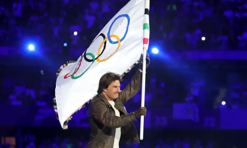 O trecho norte-americano da cerimônia contou com uma entrada triunfal do ator Tom Cruise