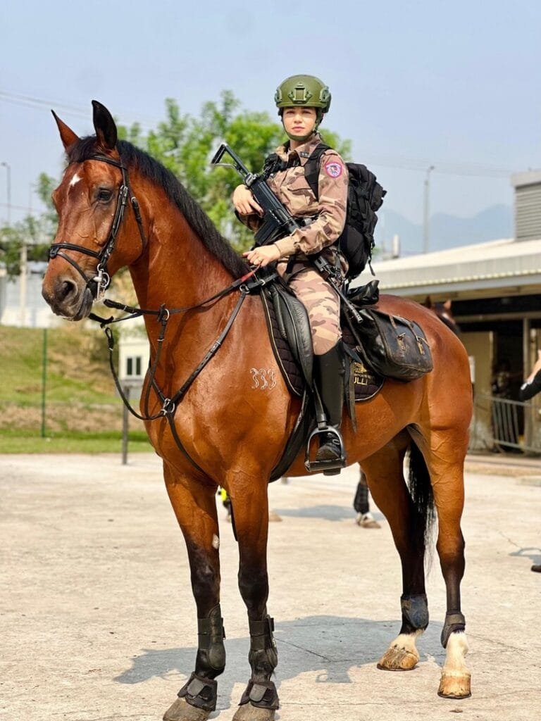 Tenente da cavalaria é a primeira mulher da PMMG a concluir o Curso de Instrutor de Equitação 2 17325671612984983150271483584893
