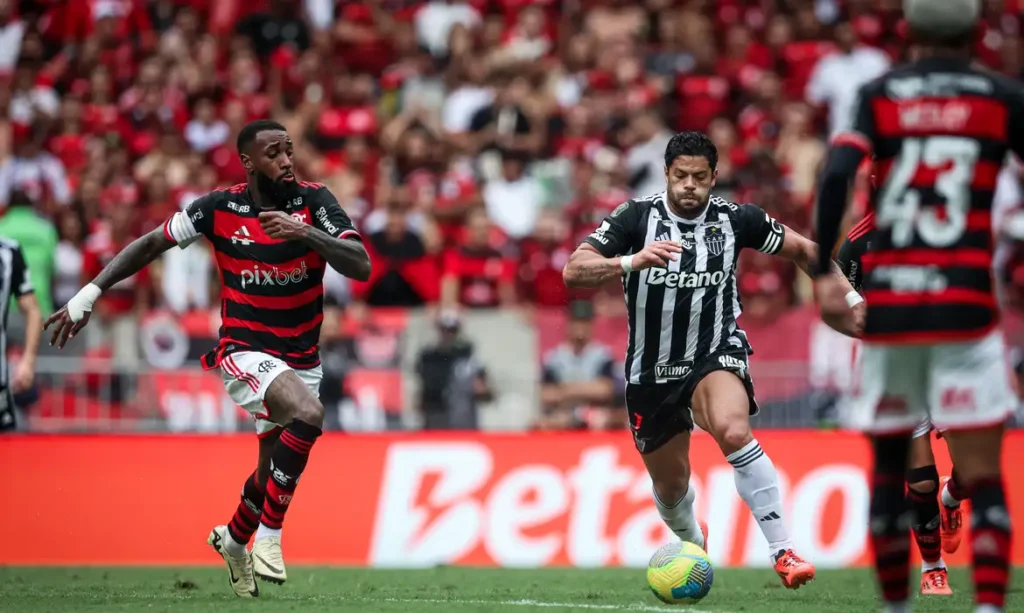 Atlético-MG e Flamengo medem forças a partir das 16h (horário de Brasília) em Belo Horizonte na partida de volta da decisão da competição