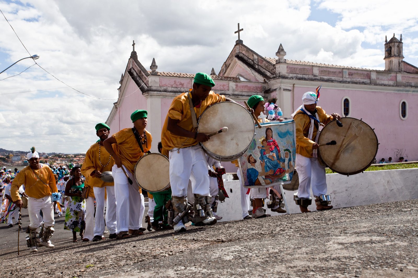 Diversas áreas da cultura serão contempladas pelos recursos, abrangendo segmentos como música, artes cênicas, literatura, artes visuais