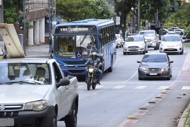 Lei criada pela ALMG adia cobrança do IPVA 1 Donos de veículos terão a partir de 2025 mais tempo para quitar IPVA - Arquivo ALMG