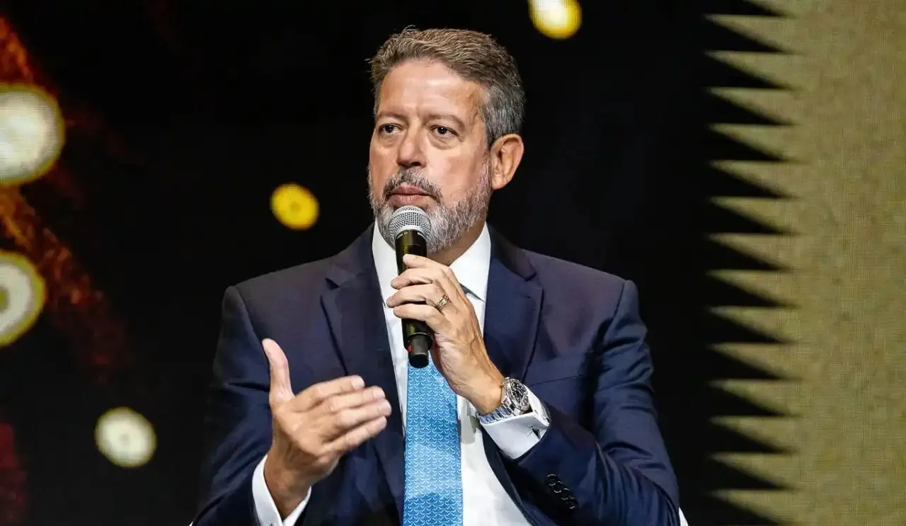 Sem acordo na CCJ, Lira vai pautar PEC do corte de gastos no plenário 8 Sem acordo na CCJ, Lira vai pautar PEC do corte de gastos no plenário