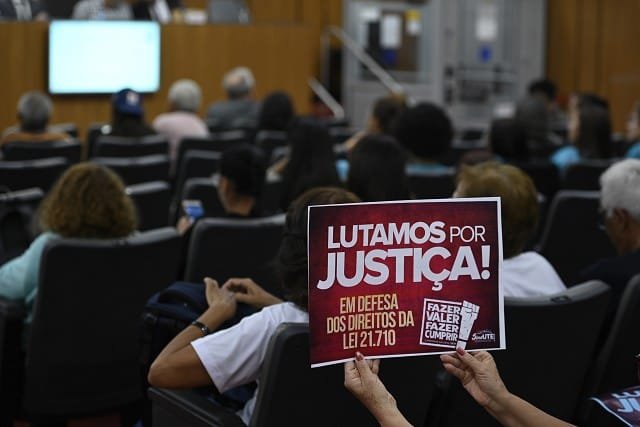 Retroativo do piso do magistério devido a servidores motiva reunião