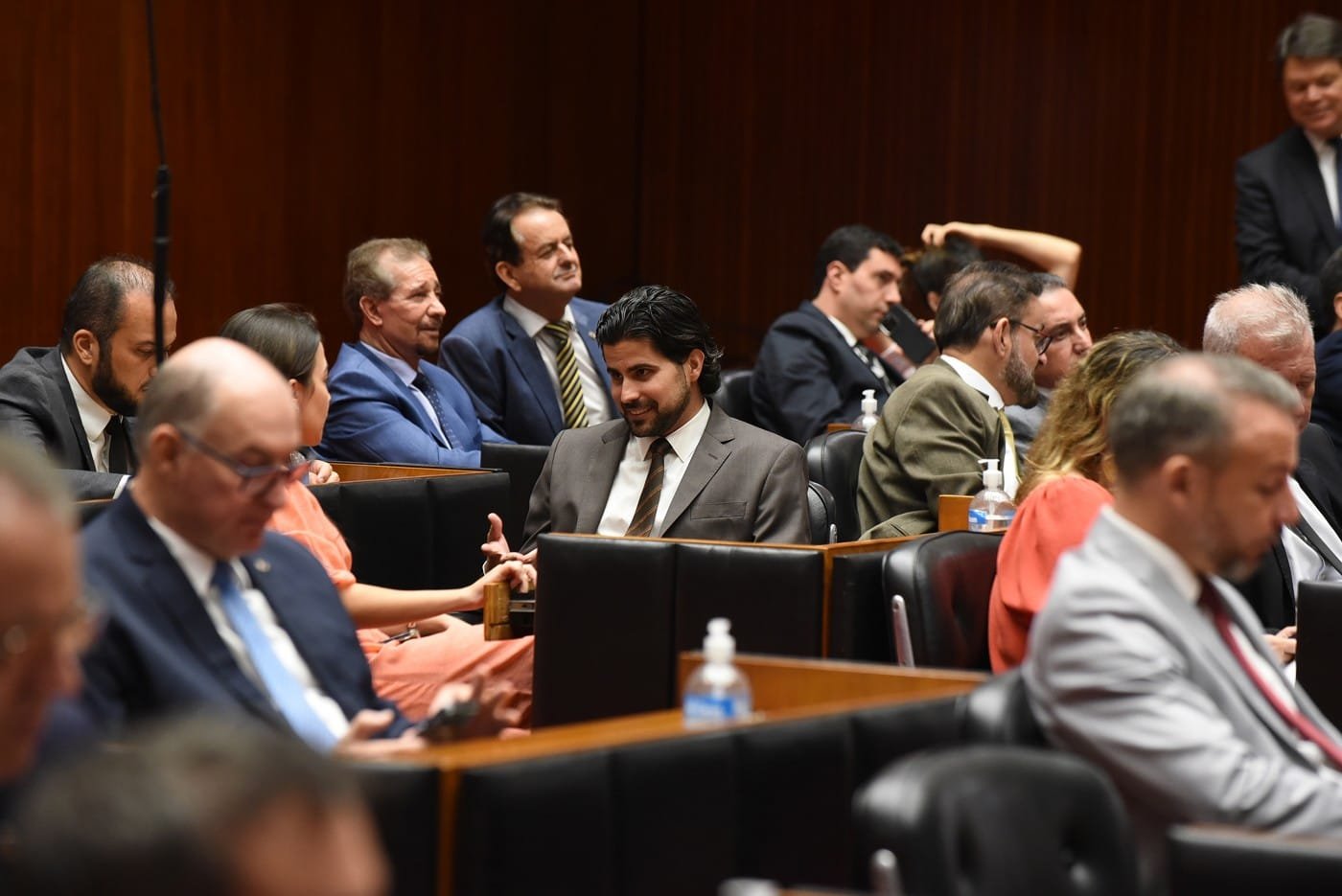 Empréstimo internacional para o Estado é aprovado 1 Deputados também aprovaram a transferência de créditos de ICMS ao Estado