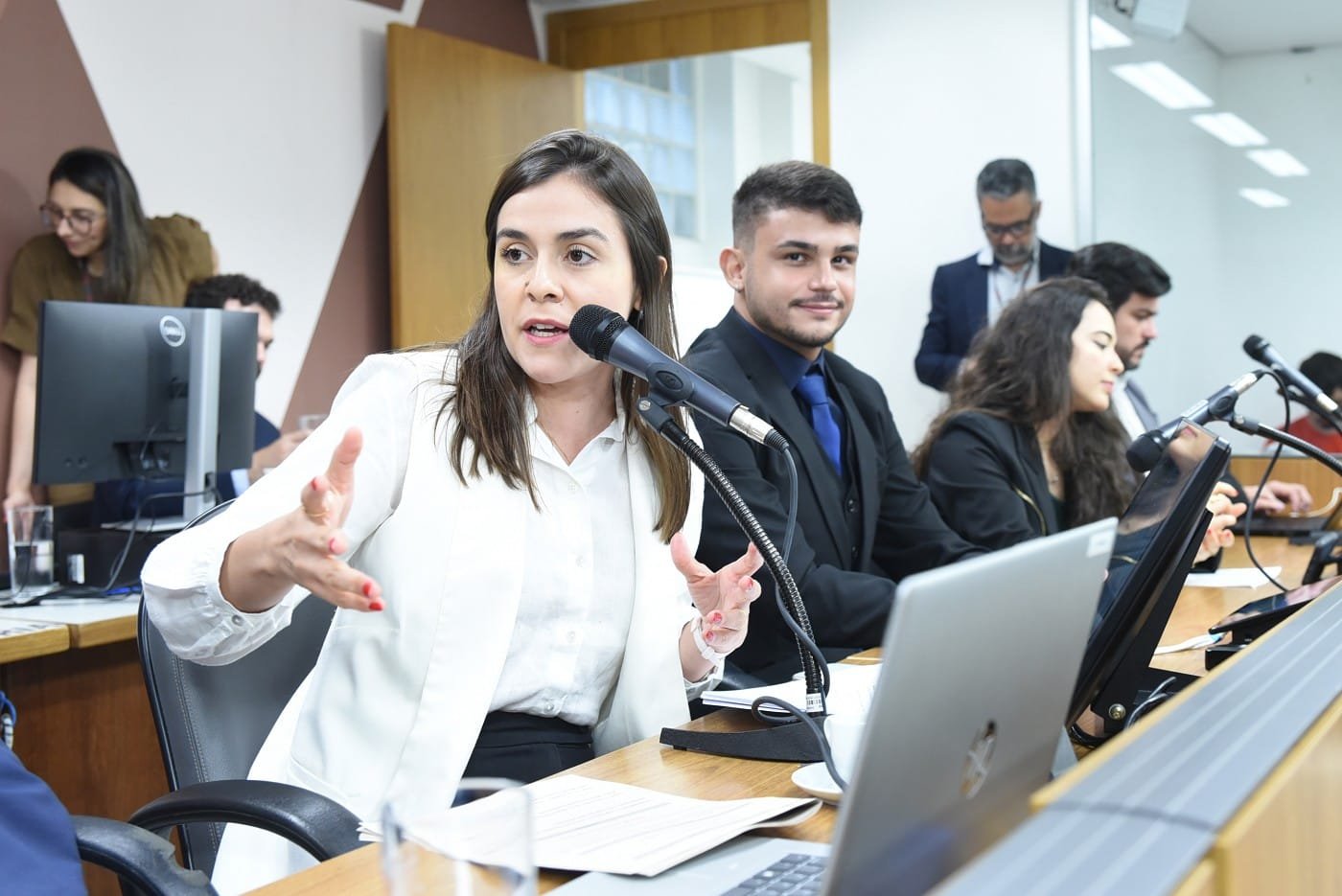 Relevância de empresas juniores para estudantes e sociedade é destacada 1 Relevância de empresas juniores para estudantes e sociedade é destacada