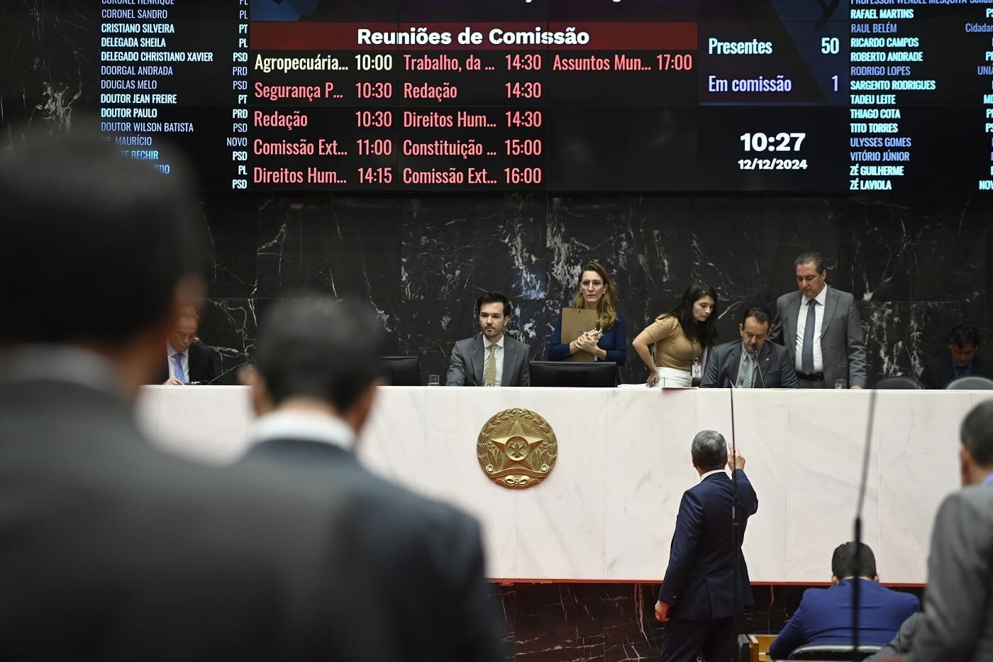 Plenário aprova benefício a pessoas com deficiência na compra de moradias 1 Deputados aprovaram, em Reunião Extraordinária de Plenário, projetos voltados para as pessoas com deficiência