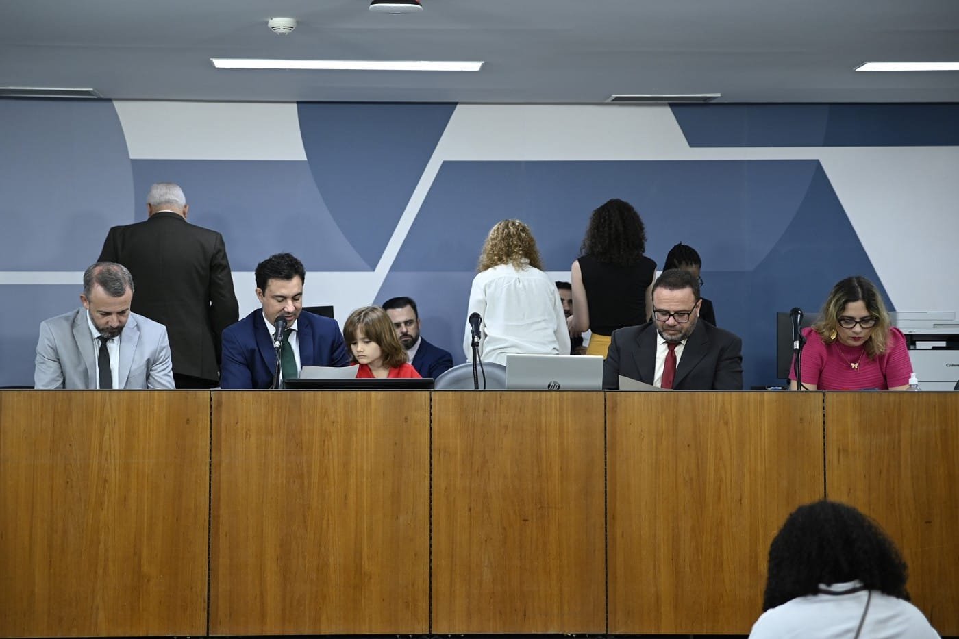 Comissão aprova acompanhamento de planos de regiões metropolitanas 10 Comissão aprova acompanhamento de planos de regiões metropolitanas