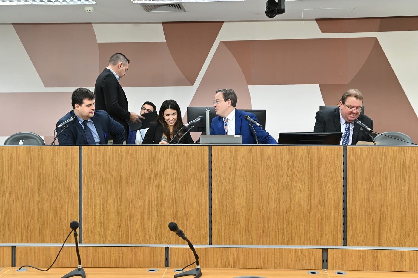 Plenário pode votar projeto que altera notificações de trânsito 1 Comissão de Transporte, Comunicação e Obras Públicas analisou duas proposições