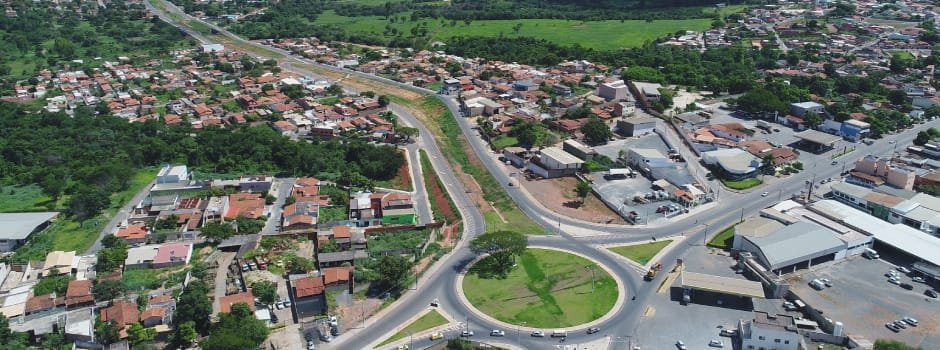 Governo e instituições de Justiça autorizam início de projeto para modernização tecnológica em Curvelo, com recursos do Acordo de Reparação 1 Curvelo, um dos 26 municípios atingidos, já conta com 16 projetos voltados ao fortalecimento do serviço público