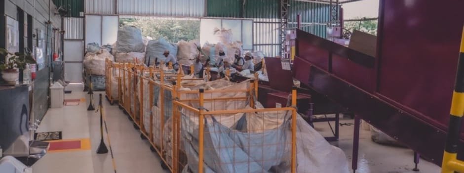 Governo de Minas realiza aporte adicional do Bolsa Reciclagem às organizações de catadores de materiais recicláveis 1 O Governo de Minas realizou, nesta sexta-feira (20/12), o pagamento referente ao terceiro trimestre de 2024 do Programa Bolsa Reciclagem