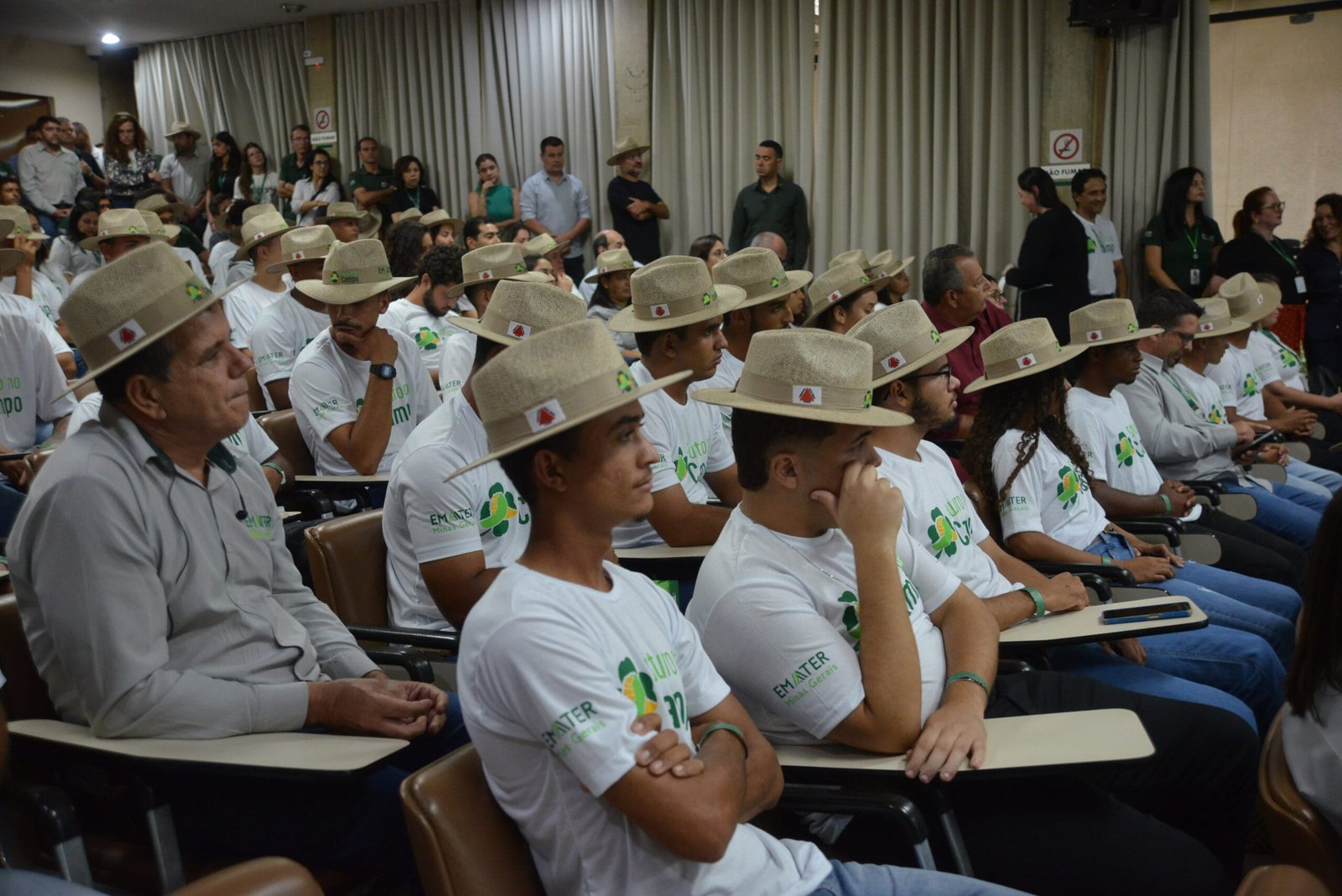 Divulgada a lista dos jovens rurais selecionados para o programa Futuro no Campo 2 Divulgada a lista dos jovens rurais selecionados para o programa Futuro no Campo
