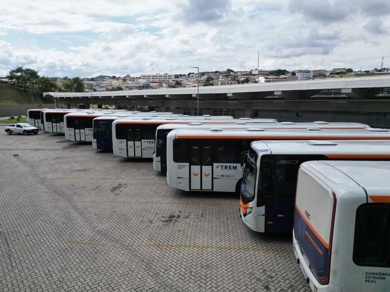 Governo de Minas entrega primeiro lote de 66 novos ônibus e beneficia a população que usa o transporte metropolitano 1 Governo de Minas entrega primeiro lote de 66 novos ônibus e beneficia a população que usa o transporte metropolitano