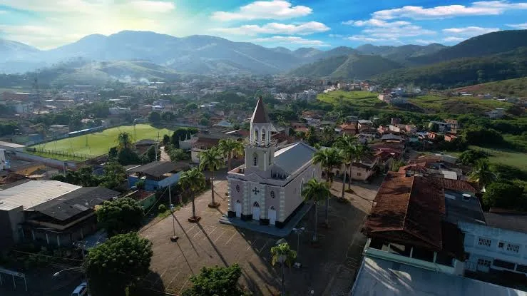 Engenheiro Caldas MG retifica edital com 105 vagas disponíveis