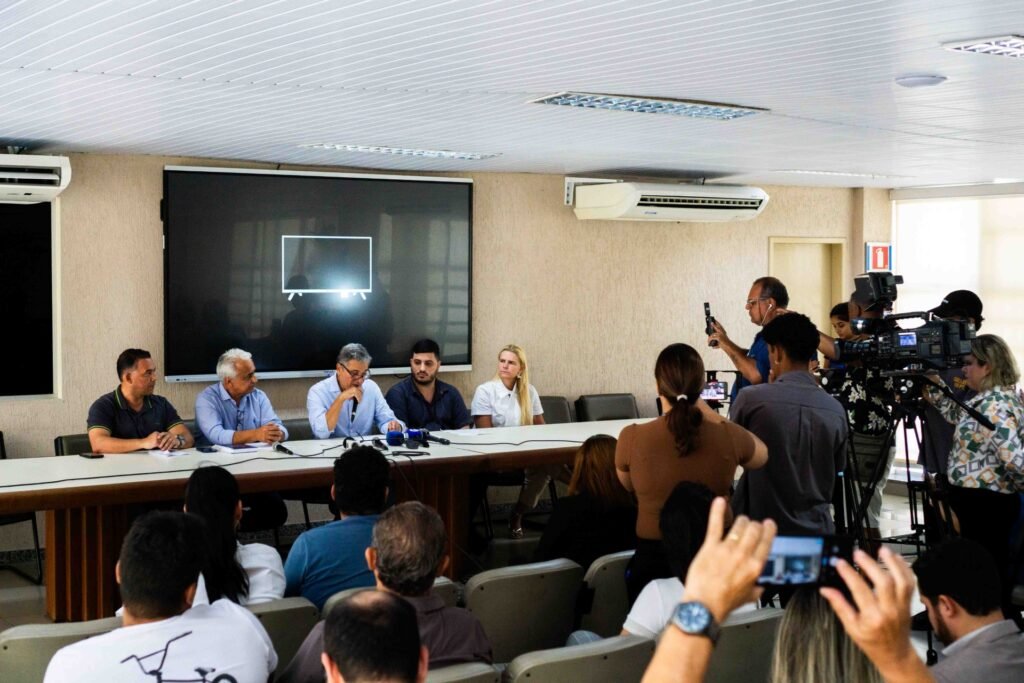 Prefeito apresenta programação de aniversário de Valadares 5 17371506839883740824433880647792
