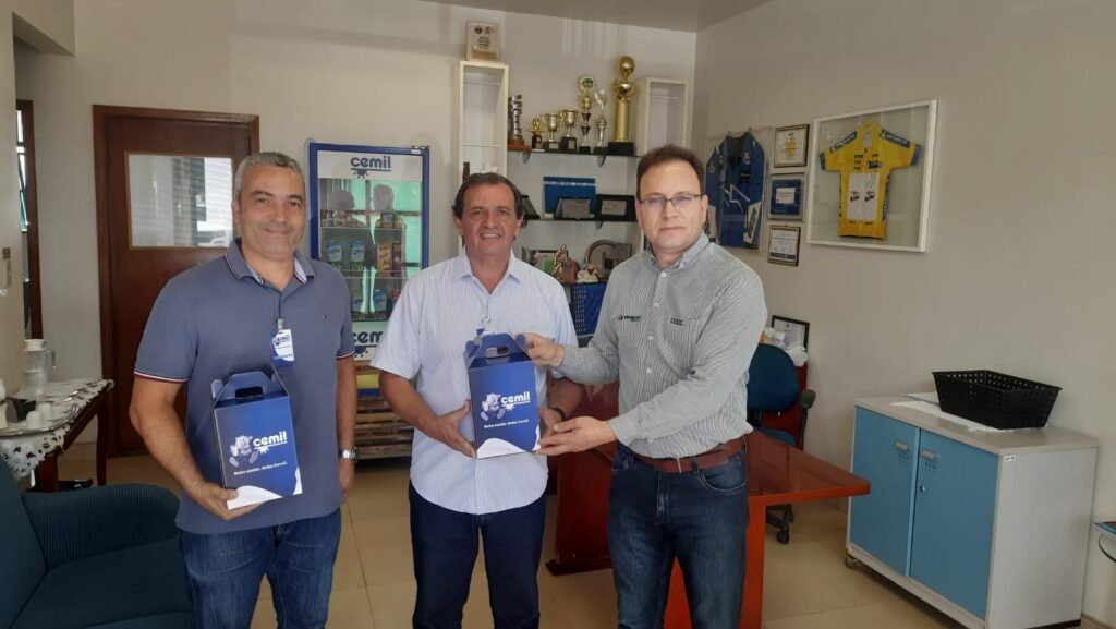 Diretor-presidente da Cooperativa visita sede da CCGC e CEMIL e reforça parcerias no setor lácteo 3 17407873027602102244478007611175