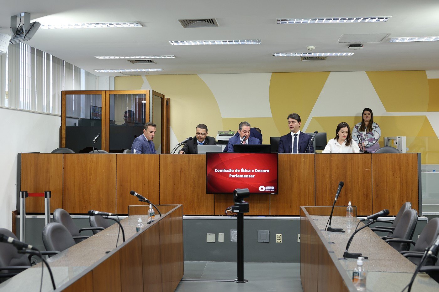 Eleitos presidente e vice da Comissão de Ética e Decoro Parlamentar da ALMG 3 Eleitos presidente e vice da Comissão de Ética e Decoro Parlamentar da ALMG