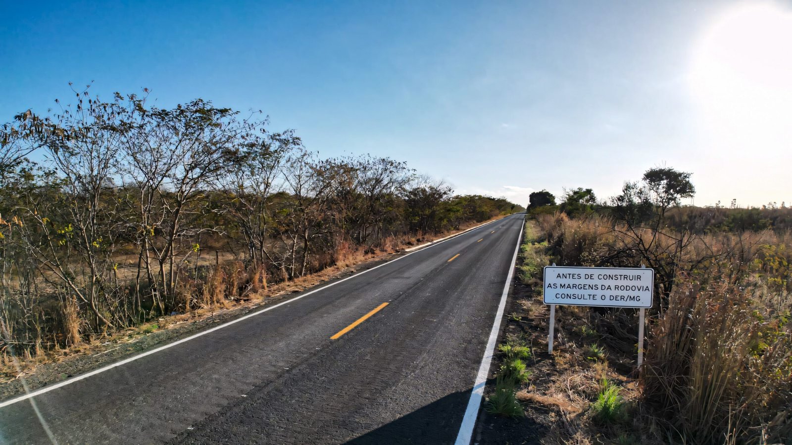 Autorização para uso de faixa de domínio das rodovias estaduais mineiras pode ser solicitada via internet 1 Já é possível solicitar, via internet, a Autorização Para Uso de Faixa de Domínio nas rodovias estaduais de Minas