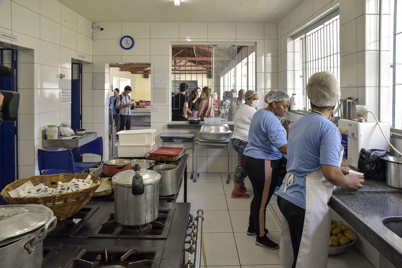 Salários abaixo do mínimo para auxiliares de serviços de educação motivam reunião 1 Reunião tem como objetivo debater a situação de auxiliares de serviços de educação básica (ASBs) – Arquivo ALMG