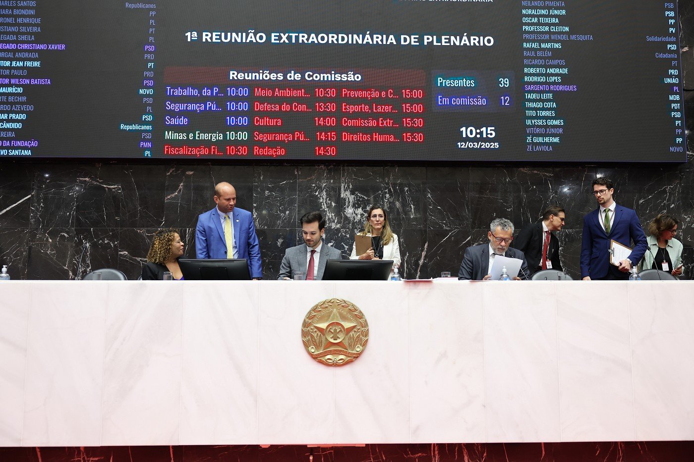 Plenário aprova mudanças para aumentar segurança na zona rural 1 Proposição está entre as analisadas na Extraordinária desta quarta (12)