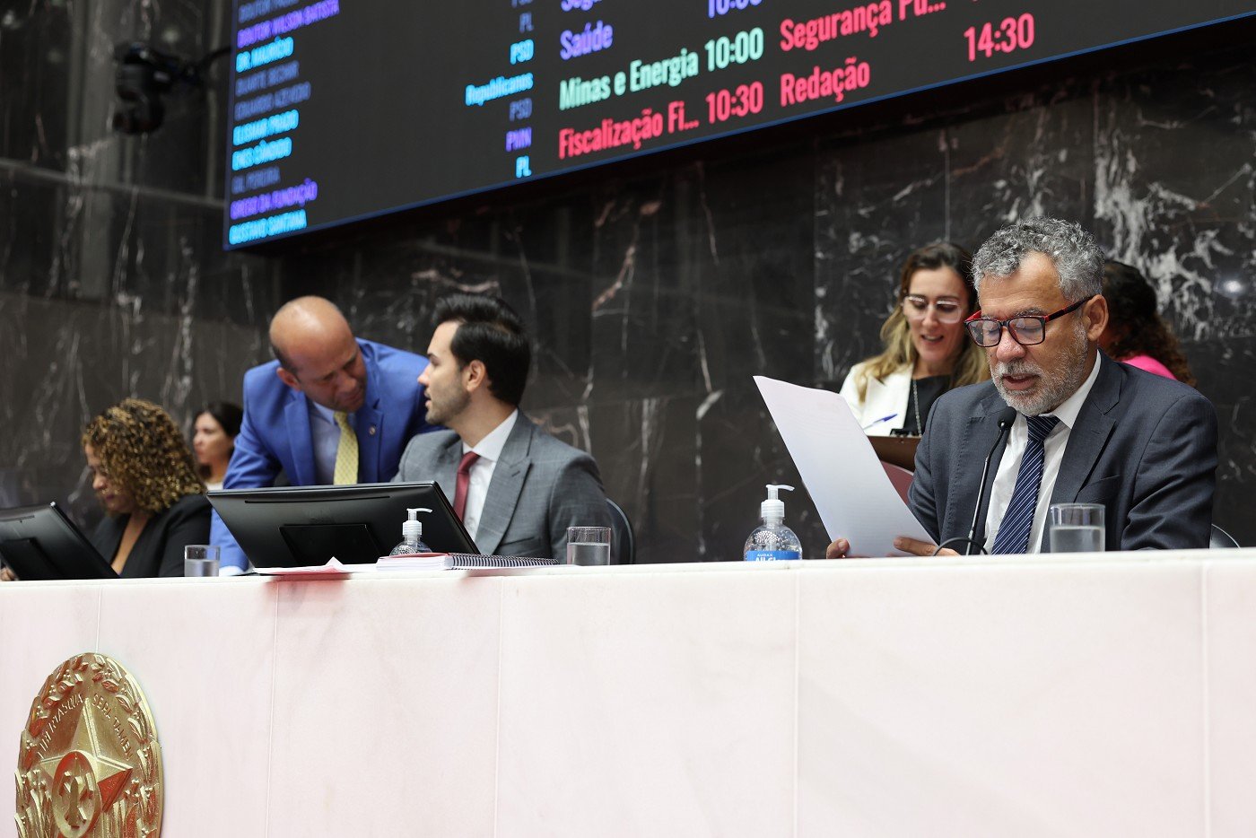 Política de bem-estar para profissionais de saúde é aprovada em Plenário 5 Política de bem-estar para profissionais de saúde é aprovada em Plenário